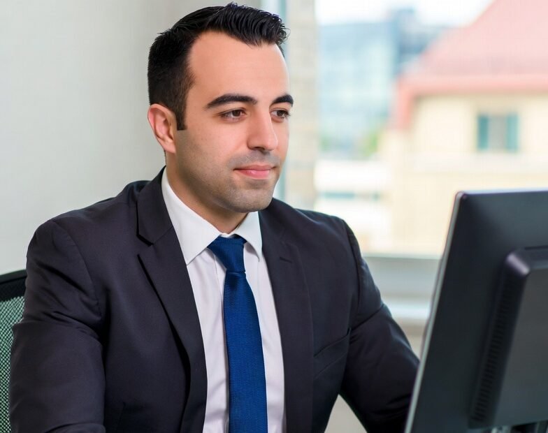 Discover Job Opportunities in Canada for International Skilled Worker through Express Entry, PNPs, and in-demand occupations.